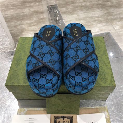 blue gucci sandal